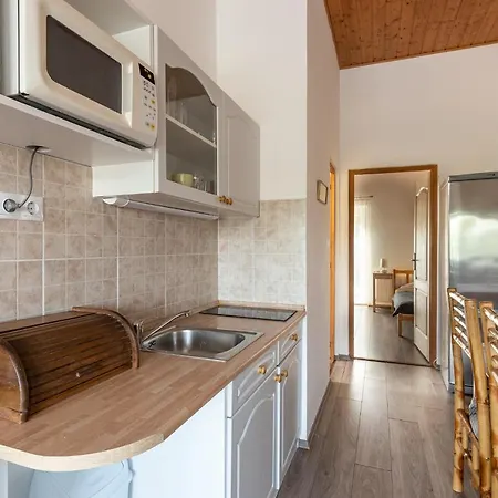 Adel Vendeghaz Guest house 3*