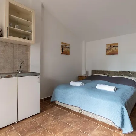 Adel Vendeghaz Guest house