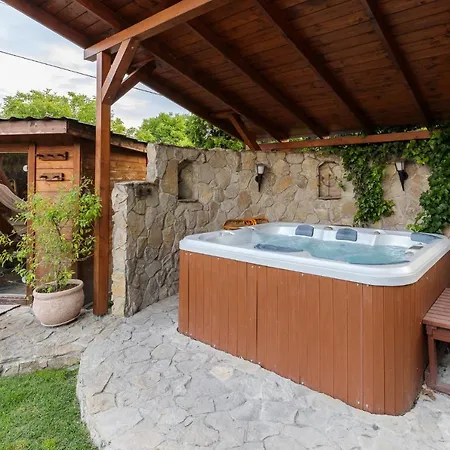 Guest house Adel Vendeghaz Zamardi
