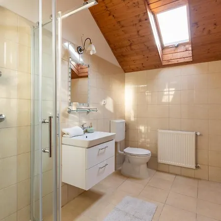 Adel Vendeghaz Guest house Zamardi