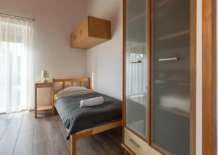 Konukevi Adel Vendeghaz