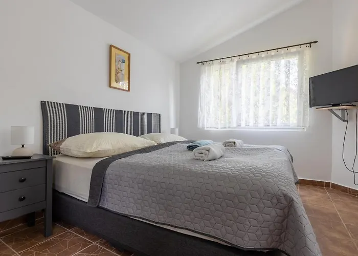 Adel Vendeghaz Konukevi