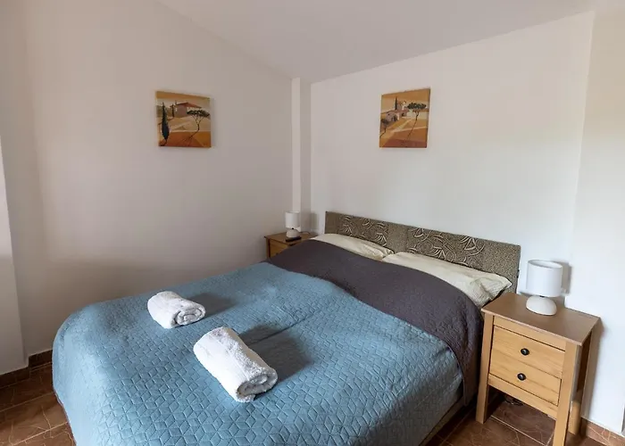 Adel Vendeghaz Konukevi 4*